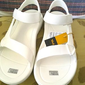 Get ready for a outdoor activities with your Teva